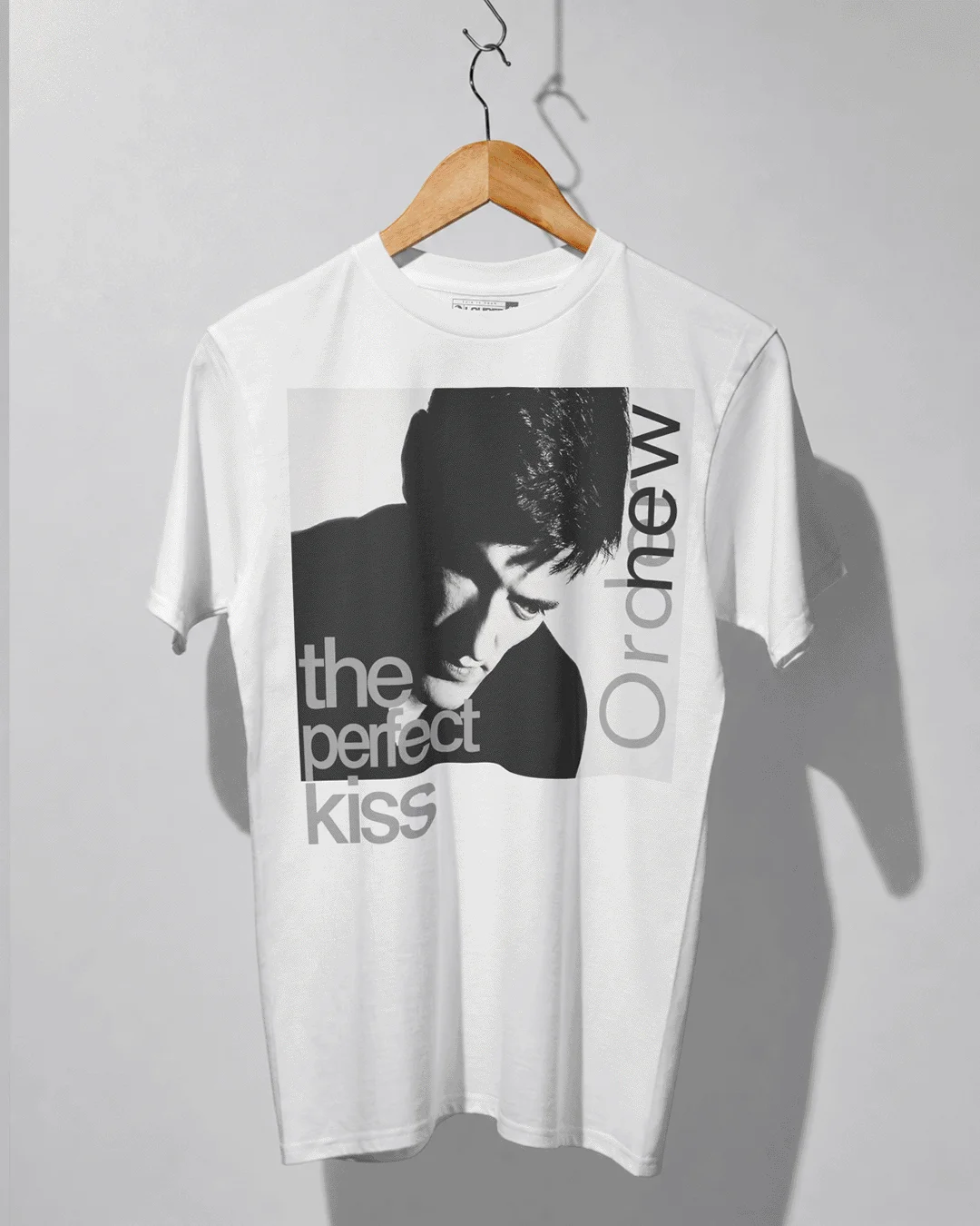 Camiseta New Order - The Perfect Kiss Branca Unissex